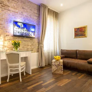 https://pellegrini-luxury-rooms.splithotels.org