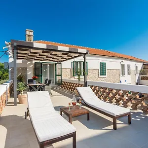 https://apartments-fontana-zadar.hotelinzadar.com